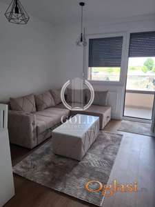 Neuseljavan dvosoban stan na Podbari + parking mesto